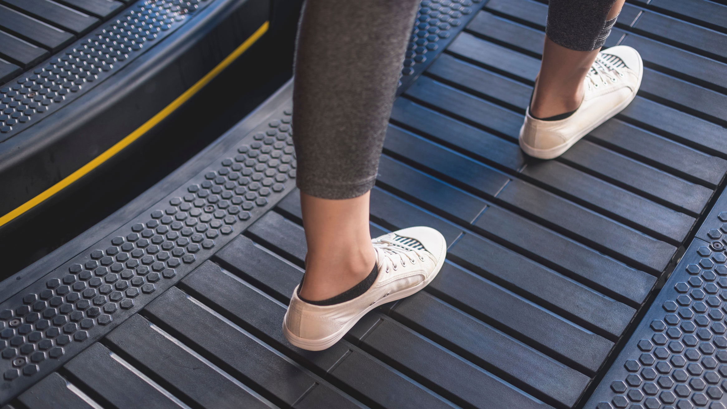 Curved treadmill