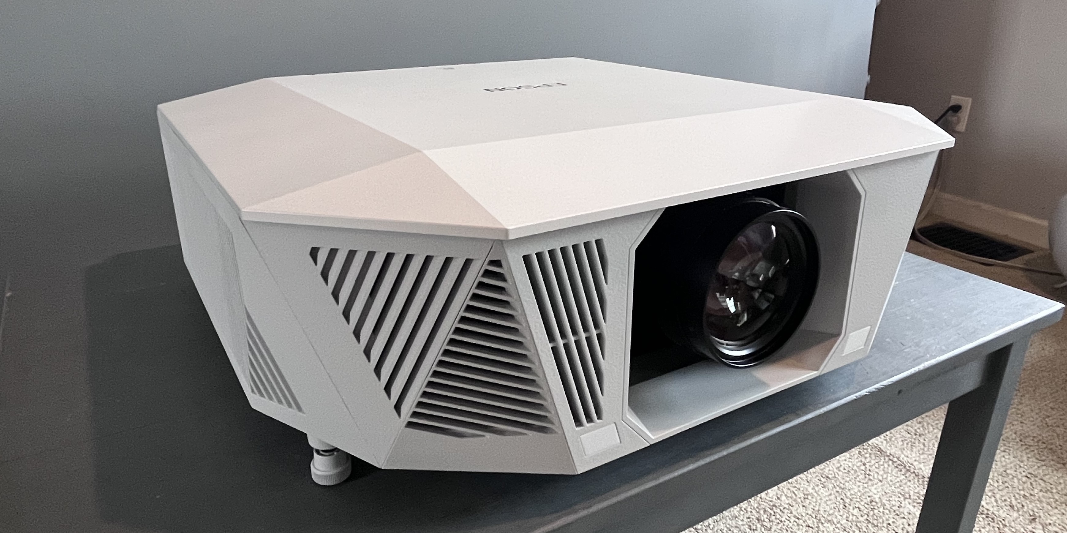 Epson QL7000 on table