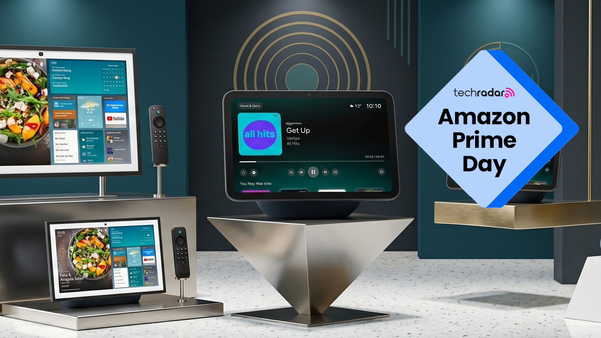 Echo Shows 5, 8, 11, 15, 21 on pedestals with a badge reading "Amazon Prime Day"
