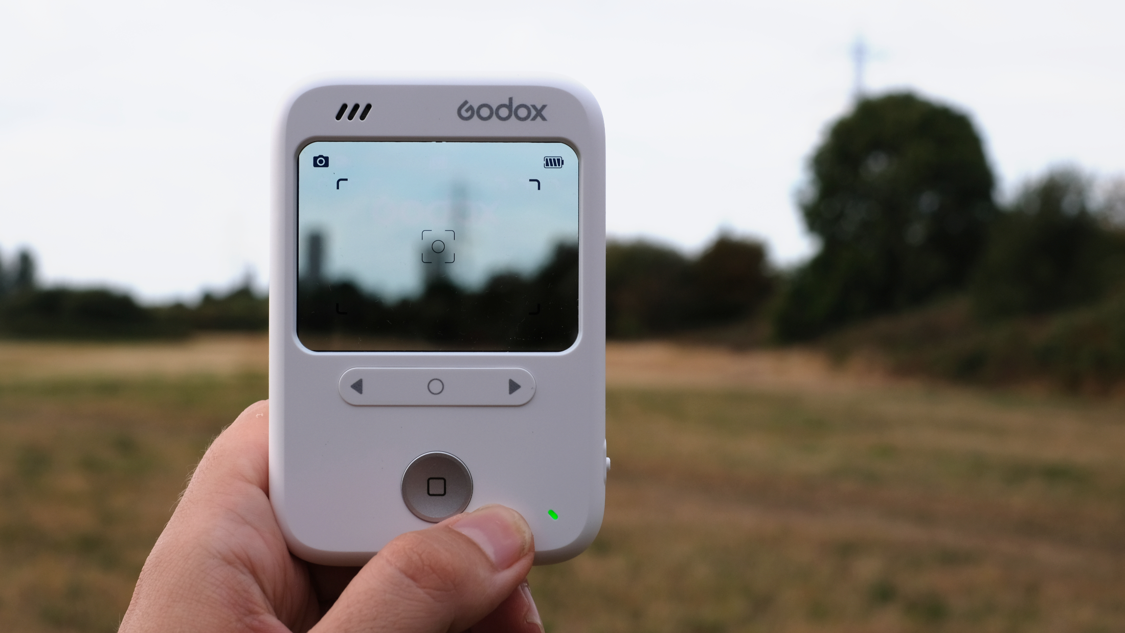 Photograph of the Godox C100 compact camera with transparent screen / viewfinder