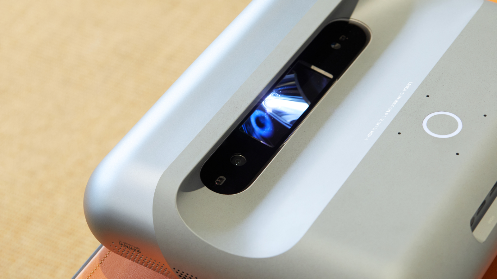 JMGO O1 Ultra-short Throw Projector