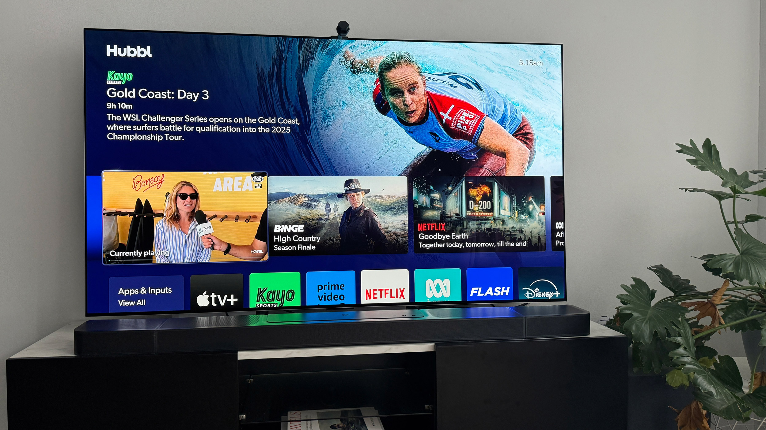 Hubbl streaming device in use