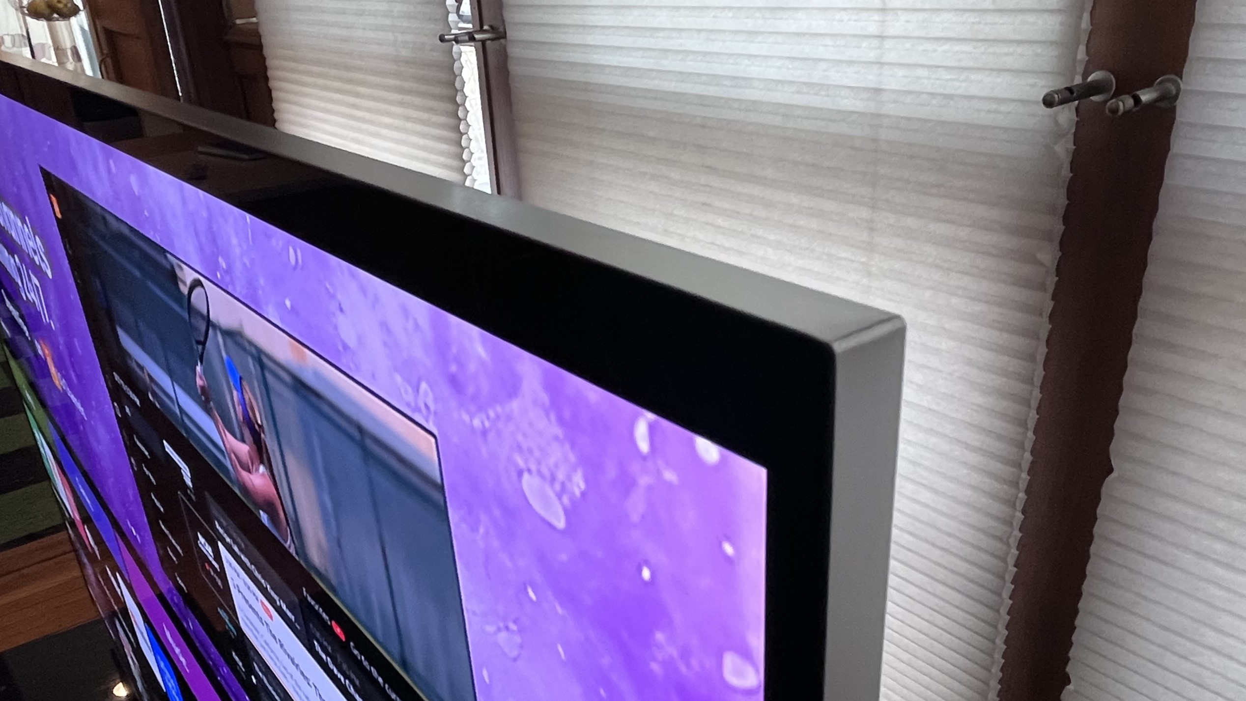 LG G5 OLED TV close up of frame
