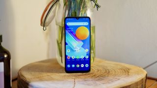 A Vivo Y52 5G from the front showing the home screen