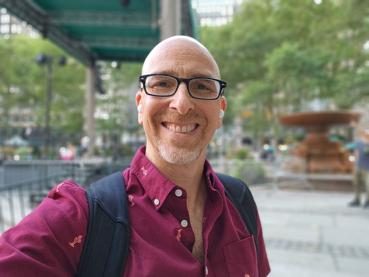 Samsung Galaxy Z Fold 4 potrait mode