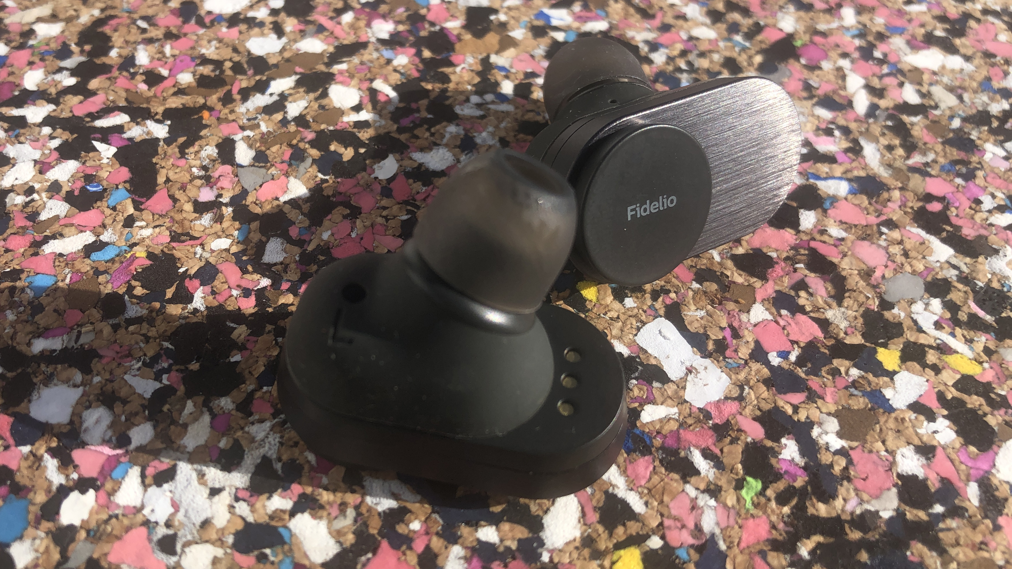 the philips fidelio t1 true wireless earbuds