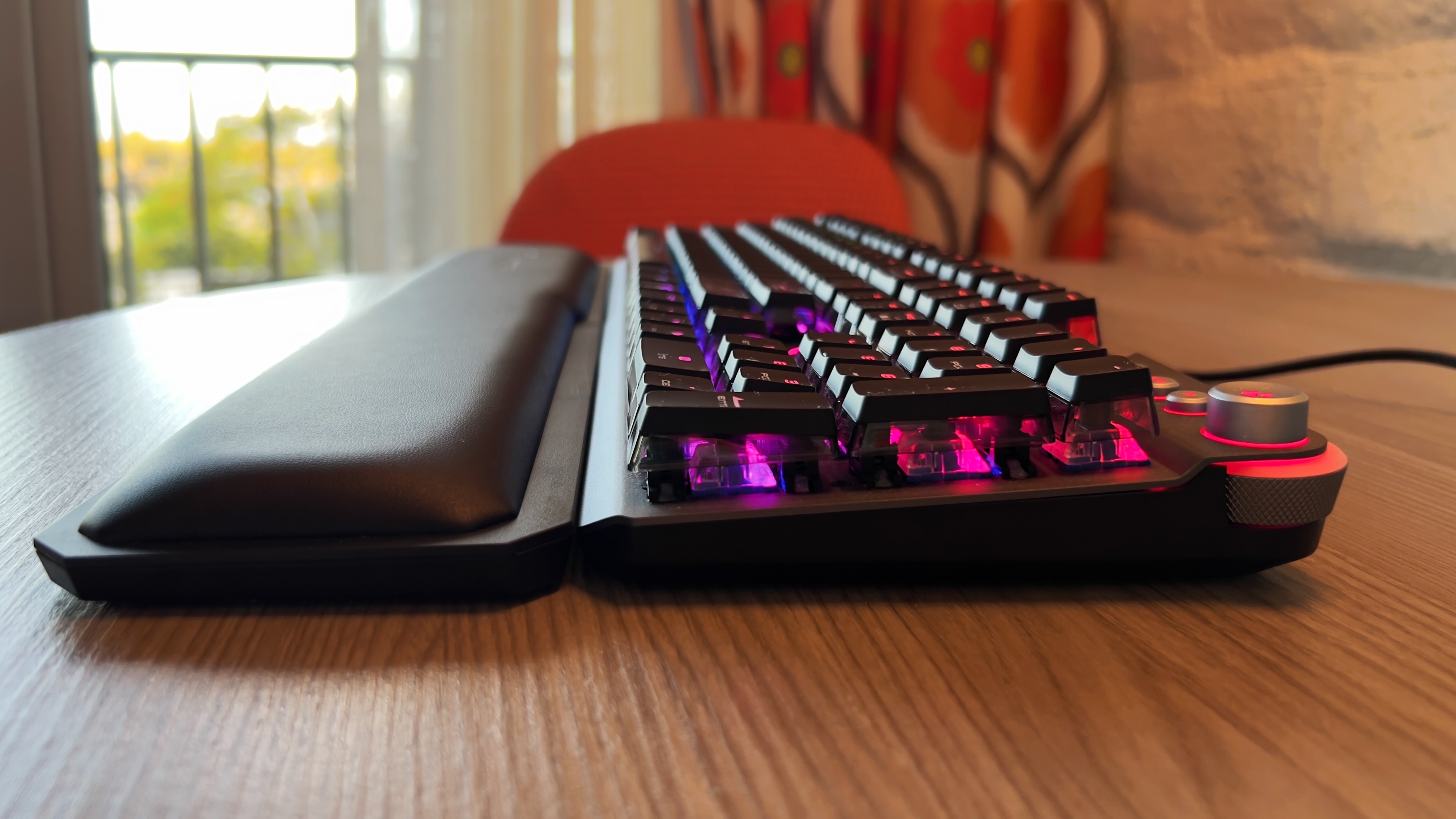 MSI Vigor GK71 Sonic on a hotel desk