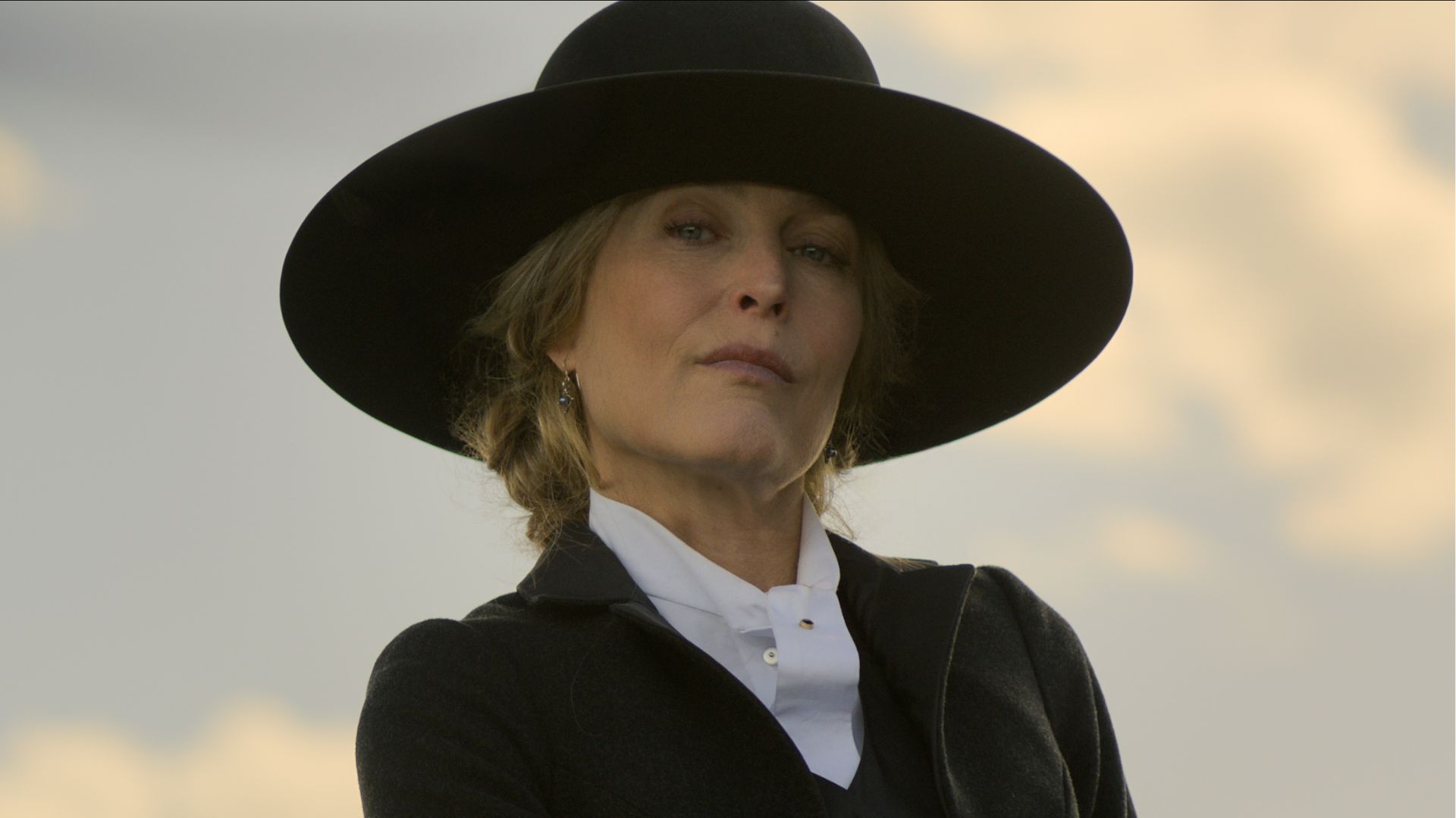 Gillian Anderson in The Abandons
